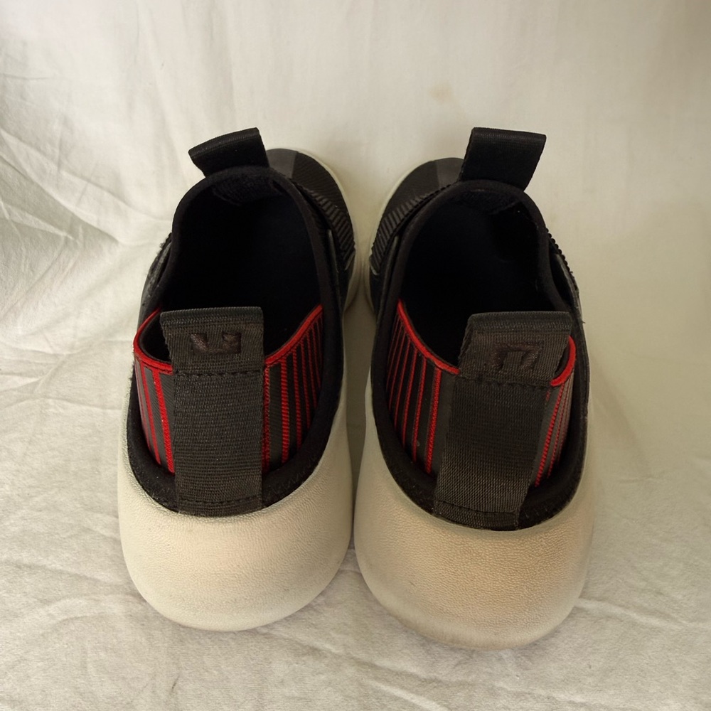 United Nude Black Slip-On Sneakers with Red Accent - Picture 4 of 7